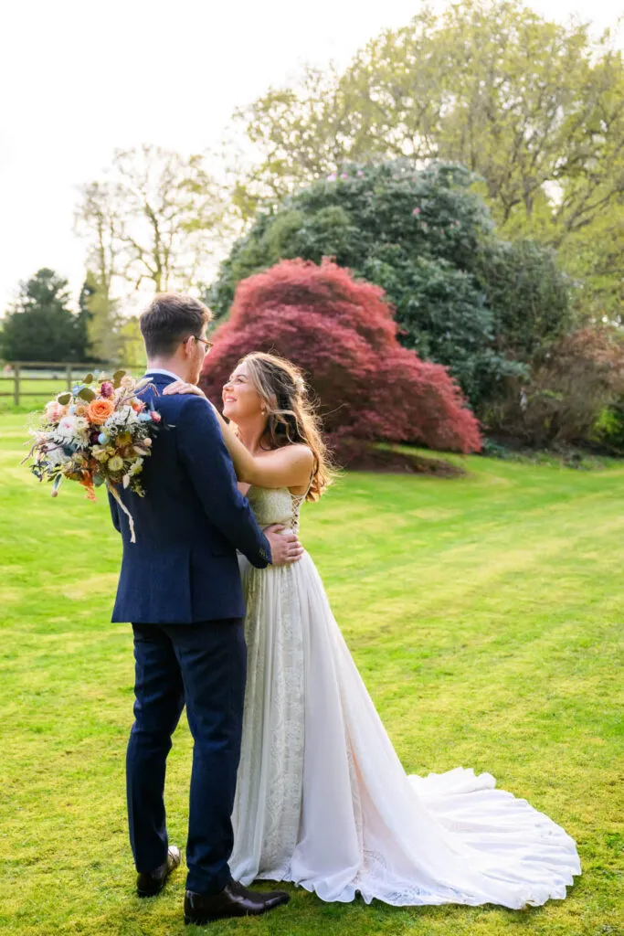 romantic couple portrait in woodborough hall gardens nottinghamshire